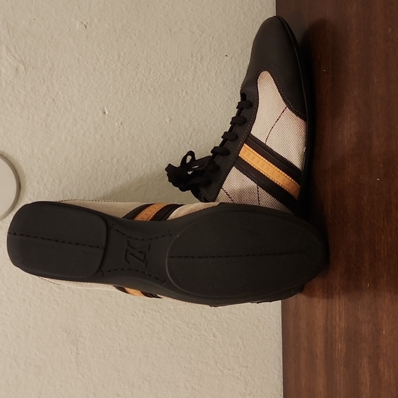 Authentic Louis vuitton Trainers - Picture 7 of 8
